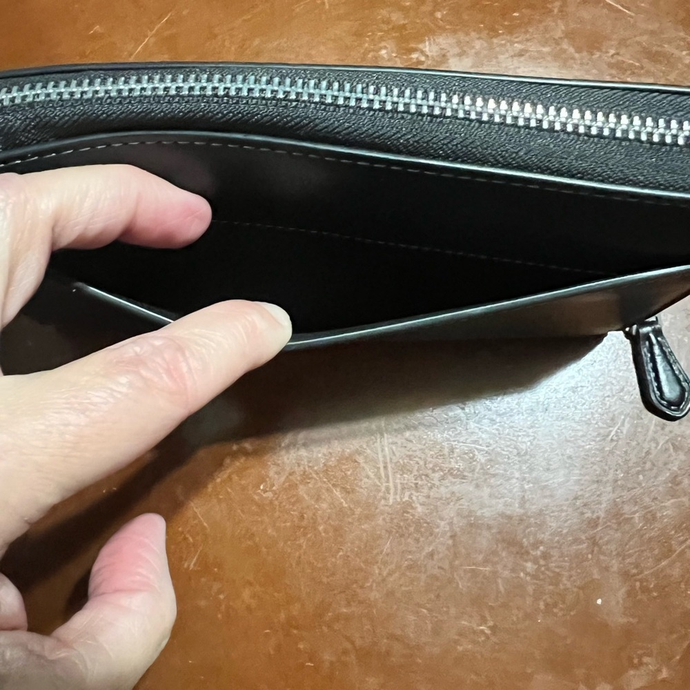 Coach Essential Slim Accordion Zip Wallet in black/silver - Picture 7 of 11